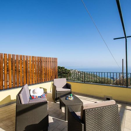 Magdalene'S House - Sea View Terrace Apartment มัสซาลูเบรนเซ ภายนอก รูปภาพ