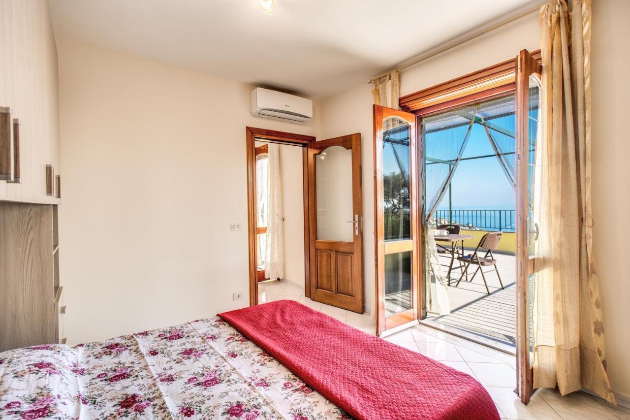 Magdalene'S House - Sea View Terrace Apartment มัสซาลูเบรนเซ ภายนอก รูปภาพ